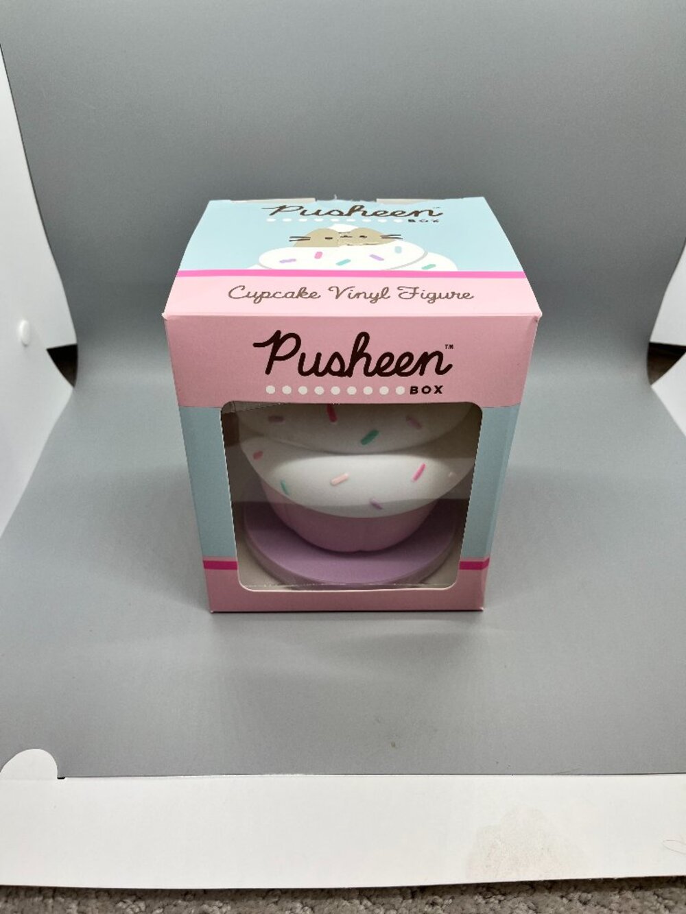 NIB Pusheen Cupcake vinyl Figure